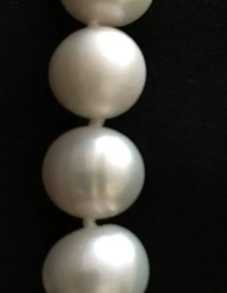 Cultured Pearl Necklace from Beijing, China's Pearl Market